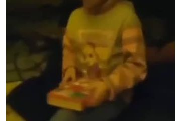 Російське вторгнення в Україну : Увага!!! Під час останньої евакуації з території заводу "Азовсталь" окупанти розлучили жінку і її маленьку 4-річну доньку Алісу. Російське вторгнення в Україну : Увага!!! Під час останньої евакуації з території заводу "Азовсталь" окупанти розлучили жінку і її маленьку 4-річну доньку Алісу.