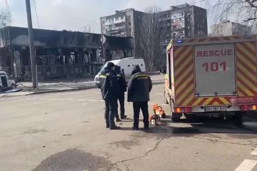 Сьогодні близько 11.00  окупанти поцілили в будівлю Головного управління ДСНС України у Донецькій області Сьогодні близько 11.00  окупанти поцілили в будівлю Головного управління ДСНС України у Донецькій області