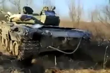 ​⚡️Наші бійці ЗСУ взяли на облік цілий танк Т-72.   ?? Ще і з боєкомплектом.