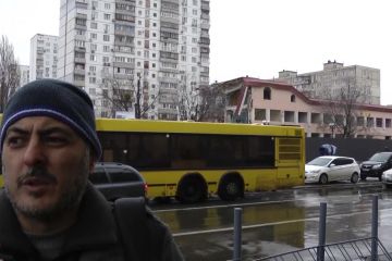 Тісніше аніж шпроти в банці - саме так відчувають себе жителі столичної Оболоні після початку нового будівництва Тісніше аніж шпроти в банці - саме так відчувають себе жителі столичної Оболоні після початку нового будівництва
