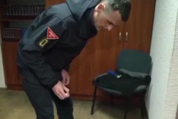 Російське вторгнення в Україну : Патрон показав, як проходять його будні. Російське вторгнення в Україну : Патрон показав, як проходять його будні.