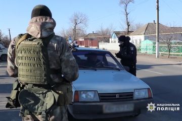 На Донеччині правоохоронці зі складу ООС провели відпрацювання прифронтових населених пунктів На Донеччині правоохоронці зі складу ООС провели відпрацювання прифронтових населених пунктів