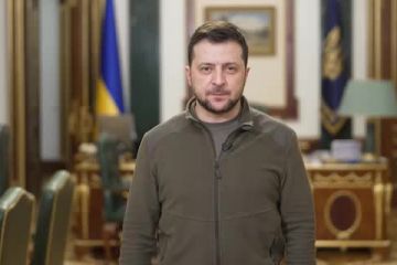 Російські окупанти не можуть нас підкорити. У них немає такої сили, немає такого духу.  Вони тримаються лише на насильстві. Лише на терорі. Лише на зброї, якої в них багато. Російські окупанти не можуть нас підкорити. У них немає такої сили, немає такого духу.  Вони тримаються лише на насильстві. Лише на терорі. Лише на зброї, якої в них багато.