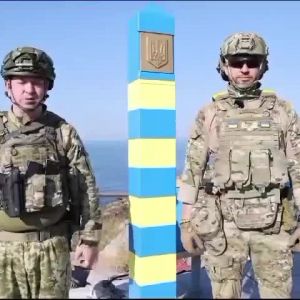 На Зміїному відновили історичну справедливість - встановили прикордонний знак України На Зміїному відновили історичну справедливість - встановили прикордонний знак України