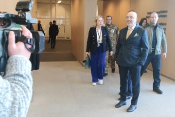 14 лютого 2023 року, коментар міністра оборони України Олексія Резнікова на саміті НАТО. Україна переможе! 14 лютого 2023 року, коментар міністра оборони України Олексія Резнікова на саміті НАТО. Україна переможе!