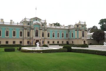 Володимир Зеленський і Урсула фон дер Ляєн зробили заяви за підсумками зустрічі в Києві та відповіли на запитання представників ЗМІ Володимир Зеленський і Урсула фон дер Ляєн зробили заяви за підсумками зустрічі в Києві та відповіли на запитання представників ЗМІ