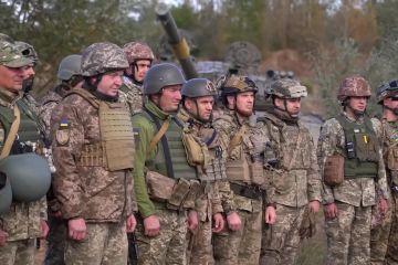 В одному строю з 2014-го: генерал Наєв відзначив головного сержанта ЗСУ Олександра Косинського В одному строю з 2014-го: генерал Наєв відзначив головного сержанта ЗСУ Олександра Косинського