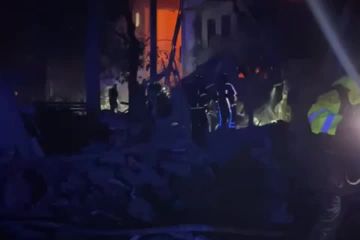 Окупанти поцілили у гуртожиток - Володимир Зеленський про обстріл Салтівського району Харкова Окупанти поцілили у гуртожиток - Володимир Зеленський про обстріл Салтівського району Харкова