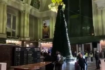 На київському вокзалі працюватиме новорічна гірлянда — від велосипеда На київському вокзалі працюватиме новорічна гірлянда — від велосипеда