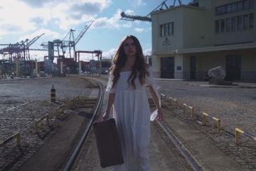 KAVA співачка у своїй новій пісні «Memories» розповіла про біль війни KAVA співачка у своїй новій пісні «Memories» розповіла про біль війни