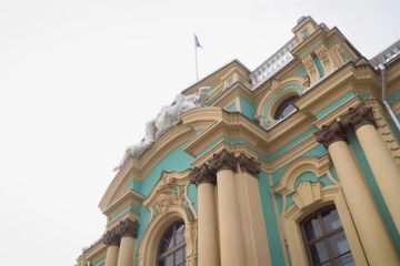 Радий вітати в Києві Премʼєр-міністра Японії Фуміо Кішіду – дійсно сильного захисника міжнародного порядку й давнього друга України Радий вітати в Києві Премʼєр-міністра Японії Фуміо Кішіду – дійсно сильного захисника міжнародного порядку й давнього друга України