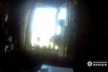 У Бердичеві поліцейські врятували чоловіка від самогубства У Бердичеві поліцейські врятували чоловіка від самогубства