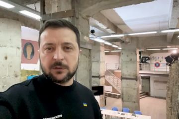 Звернення Володимира Зеленського наприкінці 392-го дня війни Звернення Володимира Зеленського наприкінці 392-го дня війни