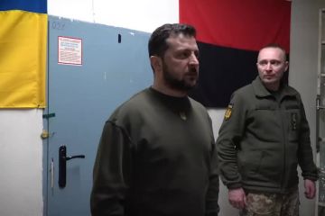 Зеленський вручив державні нагороди воїнам, які беруть участь в обороні Херсонської області від ворога Зеленський вручив державні нагороди воїнам, які беруть участь в обороні Херсонської області від ворога