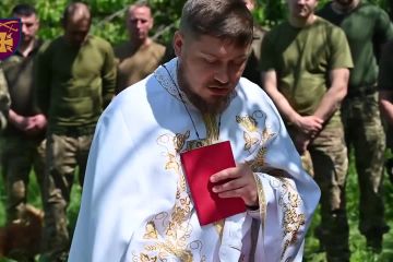 Богослужіння і Святе Причастя за участі військовослужбовців 115 бригади ЗСУ Богослужіння і Святе Причастя за участі військовослужбовців 115 бригади ЗСУ