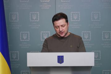 Зло, озброєне ракетами, бомбами та артилерією, треба зупинити негайно. Знищити економічно. Показати, що людяність уміє себе захищати Зло, озброєне ракетами, бомбами та артилерією, треба зупинити негайно. Знищити економічно. Показати, що людяність уміє себе захищати