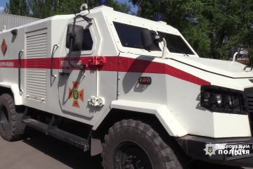 В Авдіївці правоохоронці провели антитерористичні навчання В Авдіївці правоохоронці провели антитерористичні навчання