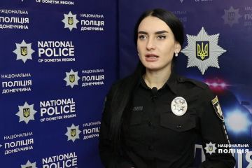 Поліцейські Донеччини затримали підозрюваного, який напав на жінку та намагався спалити її живцем Поліцейські Донеччини затримали підозрюваного, який напав на жінку та намагався спалити її живцем