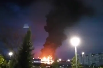 ​У тимчасово окупованому Севастополі невідомий безпілотник вдарив по нафтобазі, спалахнула пожежа на площі 1000 кв. м. 
