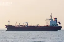 «Я вас попереджаю!», – російський корабель погрожує цивільному судну в Чорному морі