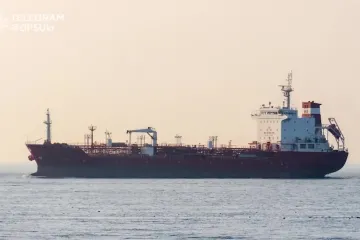 ​«Я вас попереджаю!», – російський корабель погрожує цивільному судну в Чорному морі