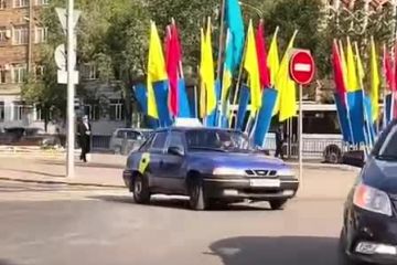 На вулицях Караганди в Казахстані поставили прапори України На вулицях Караганди в Казахстані поставили прапори України